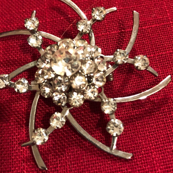 Sparkly Modern Snowflake Brooch - Picture 2 of 4